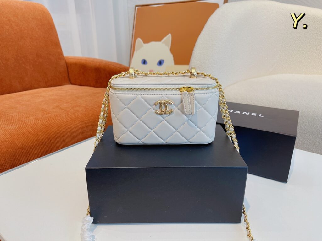 【Chanel 】【シャネル】ショルダーバッグ & クロスボディバッグ 17x8x11 cm - 画像 (2)