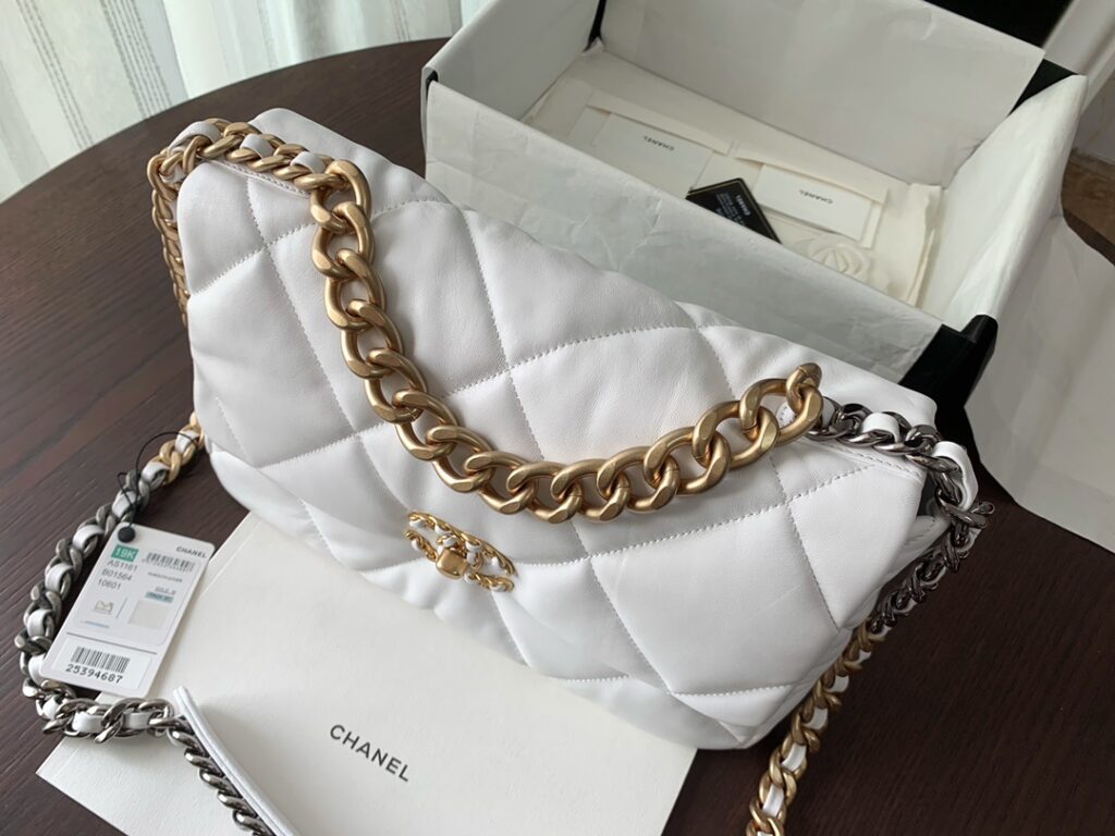 Chanel 19 medium 1161 - 画像 (12)