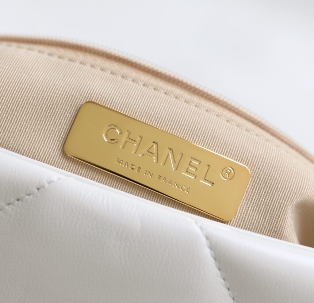 Chanel 19 AS1160 - 画像 (9)
