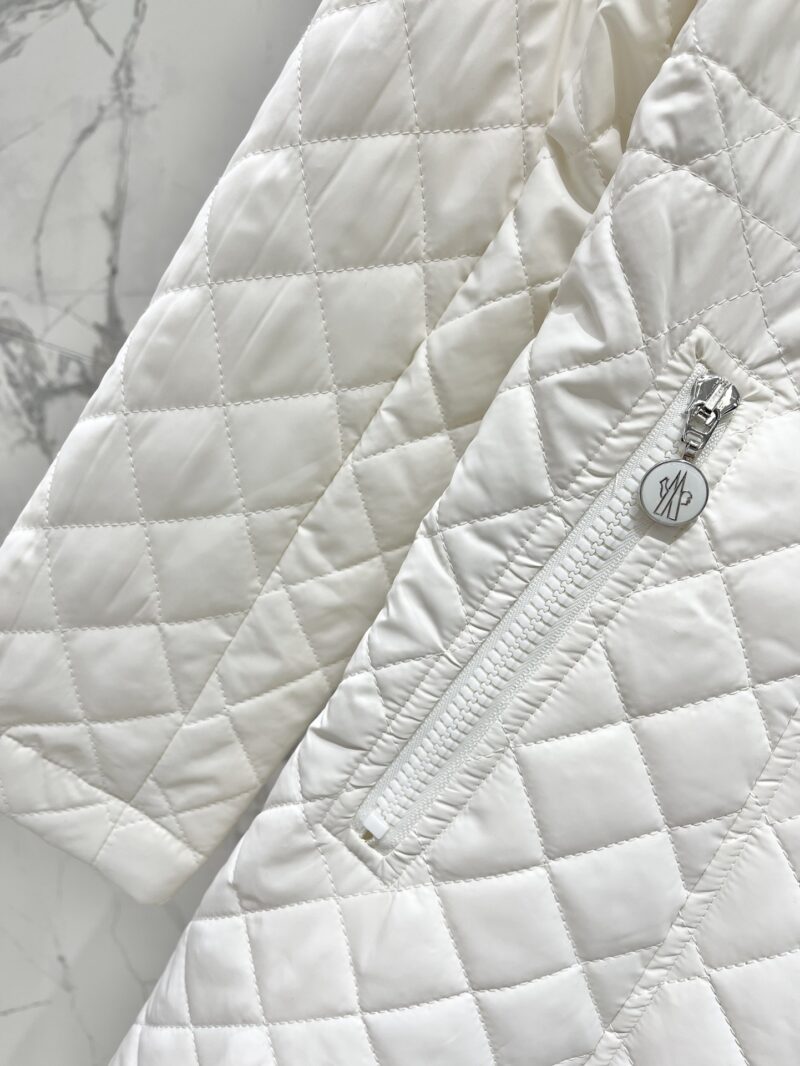 MONCLER ダウンジャケット SS96783 - 画像 (3)
