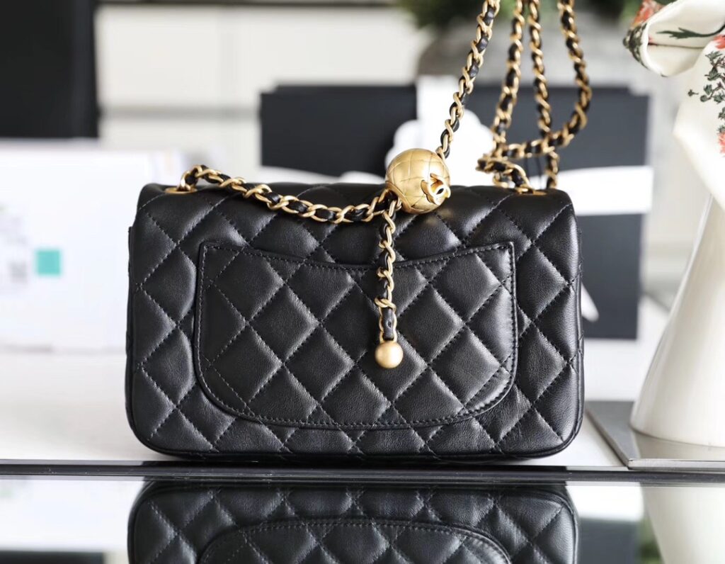 Chanel classic flap mini with golden ball - 画像 (6)