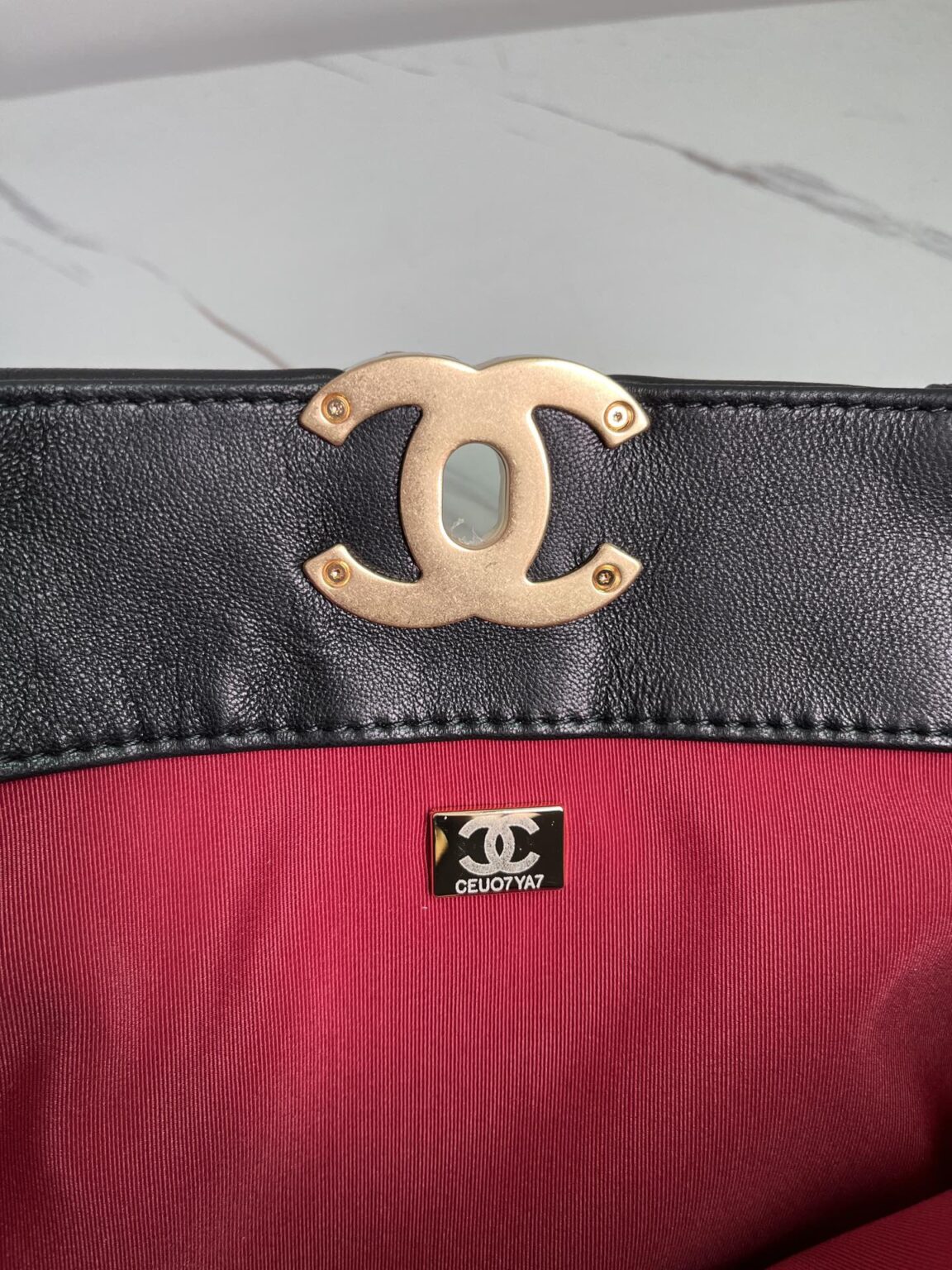 CHANEL 19 SHOPPING BAG 3519 - 画像 (4)