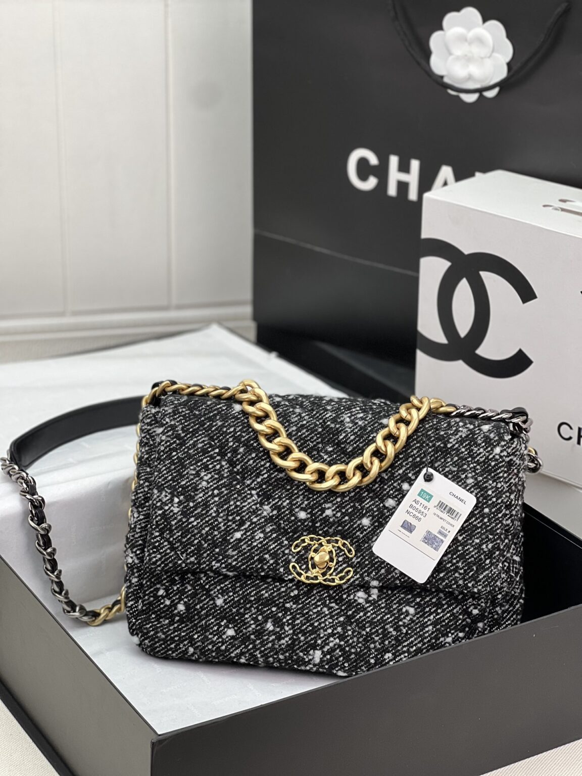 CHANEL 19 LARGE HANDBAG AS1161 - 画像 (19)