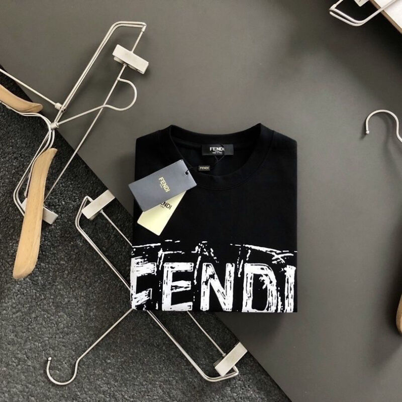 【FENDI公式旗艦店】 Tシャツ ご好評に付き再入荷！ - 画像 (5)