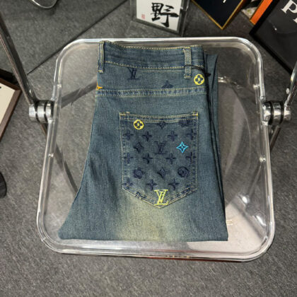 LV Louis Vuitton刺繡入りのトレンディジーンズ 01SS102437