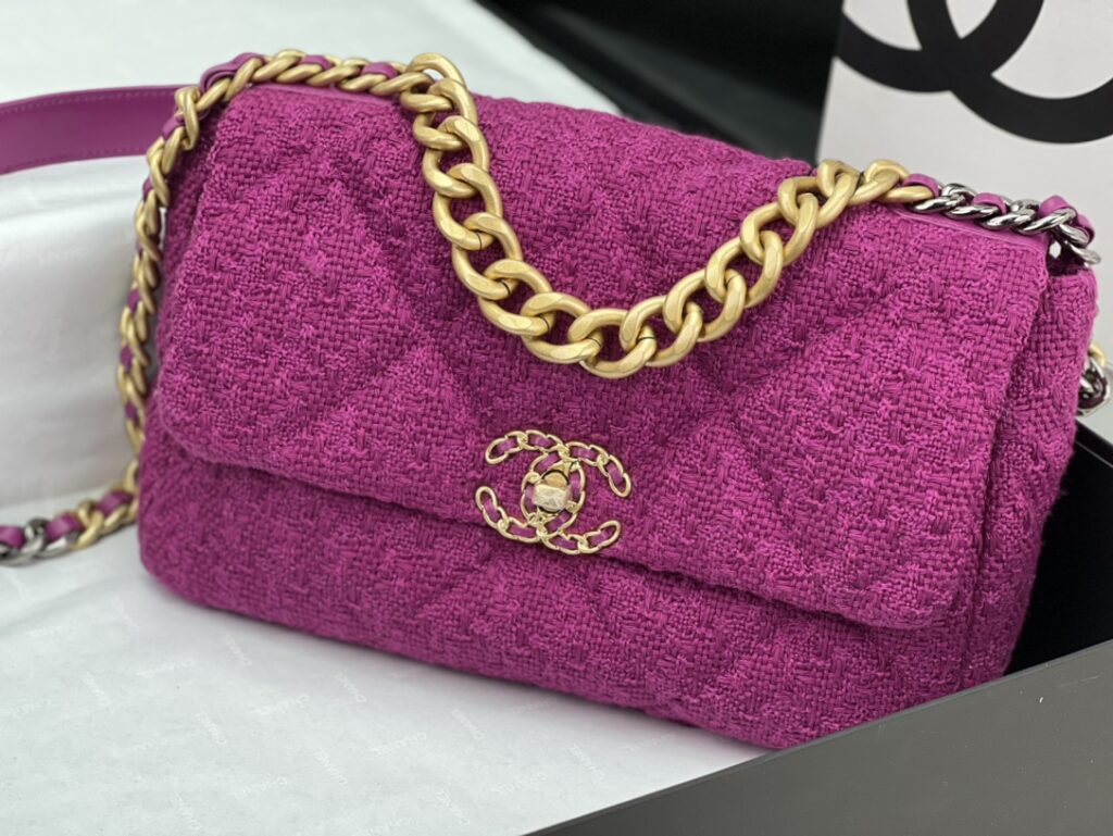 CHANEL 19 LARGE HANDBAG AS1161 - 画像 (10)