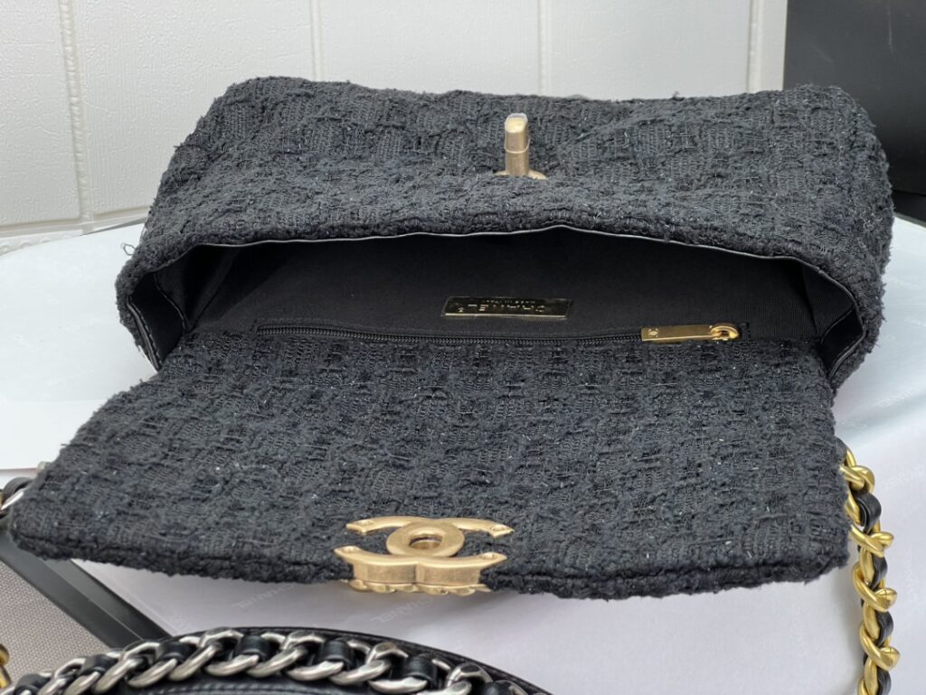 CHANEL 19 HANDBAG AS1161 - 画像 (6)