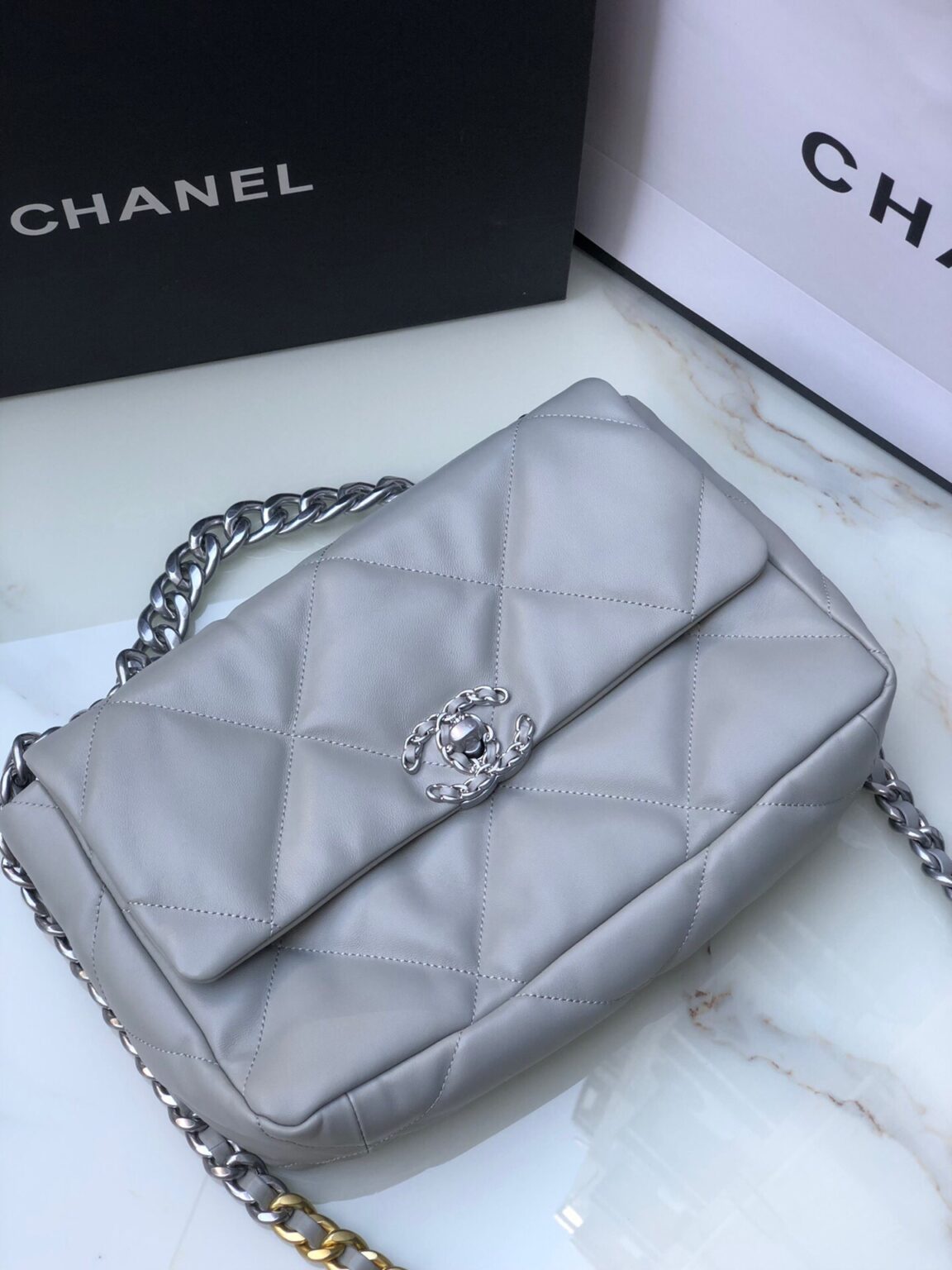 Chanel 19 medium 1161 - 画像 (3)