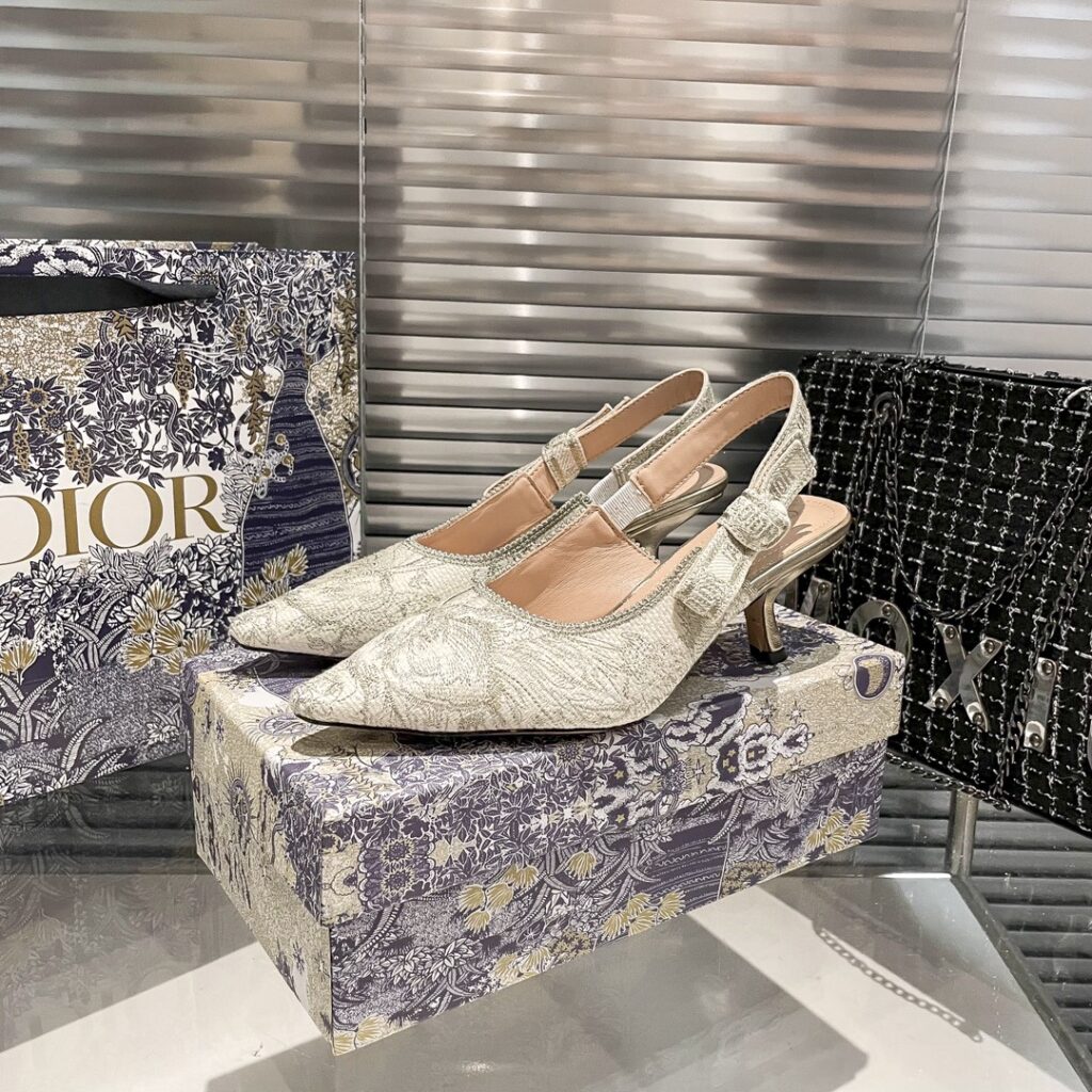DIOR 新作刺繍ハイヒール 02zm 95759 - 画像 (5)