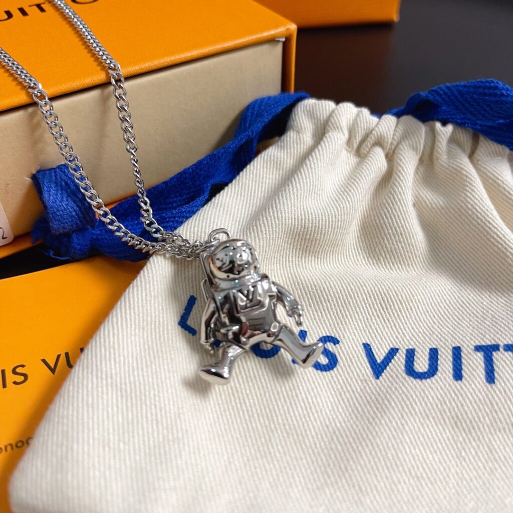 LOUIS VUITTON（ルイヴィトン）宇宙飛行士 ネックレス - 画像 (6)