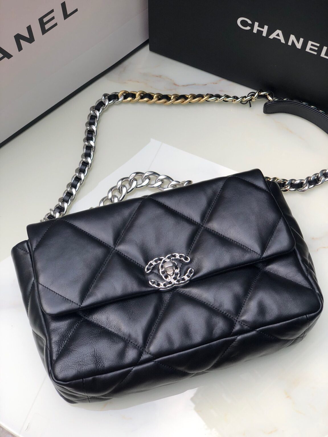 Chanel 19 medium 1161 - 画像 (4)