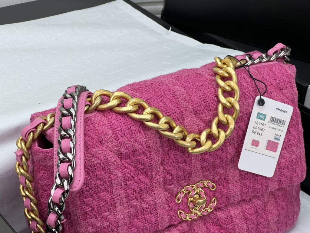 CHANEL 19 LARGE HANDBAG AS1161 - 画像 (8)
