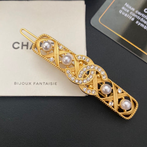 CHANELプレミアムゴールド透かし彫りパールヘアクリップ SS