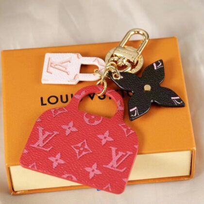 LV Louis Vuitton バッグペンダント キーホルダー 34 zm