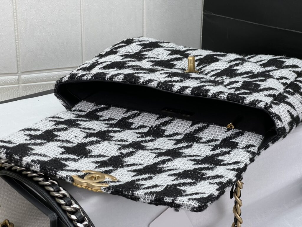 CHANEL 19 LARGE HANDBAG AS1161 - 画像 (5)