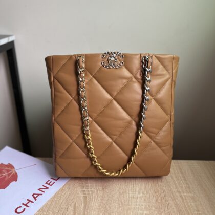 CHANEL 19 SHOPPING BAG 3519