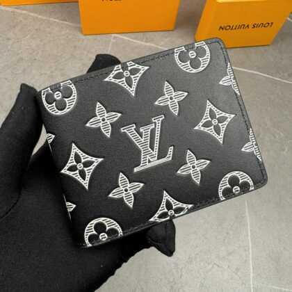 LV Louis Vuitton 新作財布です 26 zm 95521