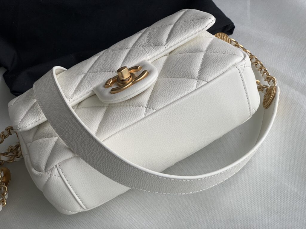 Chanel MINI CLASSIC FLAP BAG 3369 - 画像 (6)