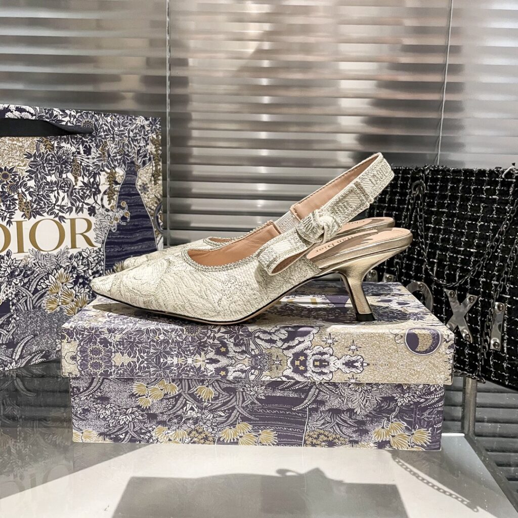 DIOR 新作刺繍ハイヒール 02zm 95759 - 画像 (7)