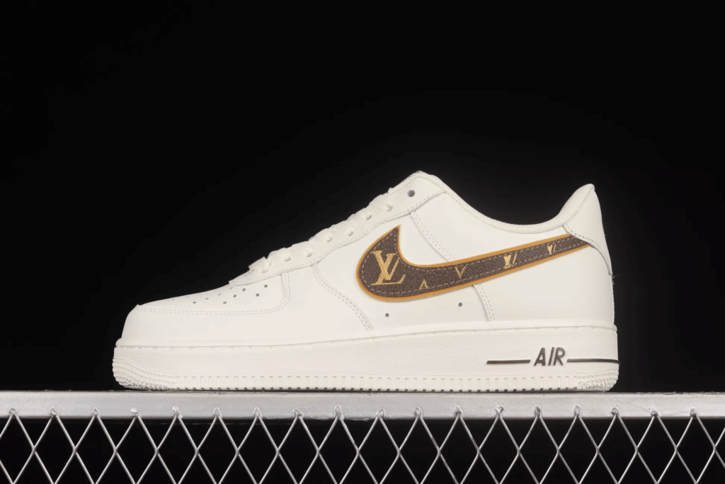 【新商品発売】【今年の新商品】LOUIS VUITTON X NIKE AIR FORCE 1 07 LOW RICE WHITE SHOES SNEAKERS【本物保証】【代金引換】 - 画像 (3)