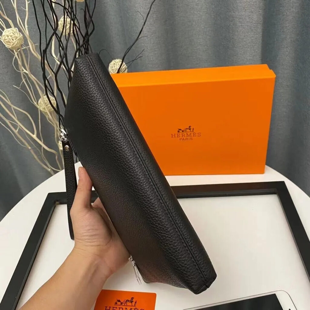 【HERMES 公式旗艦店】エルメス クラッチバッグ 当日出荷 好評に付き再入荷！28*18*3CM - 画像 (7)