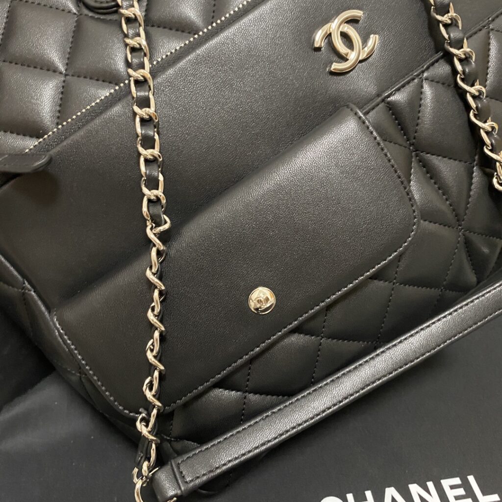 Chanel Calfskin Quilted Ultra Pocket Shopping Tote Navy AS3928 - 画像 (8)