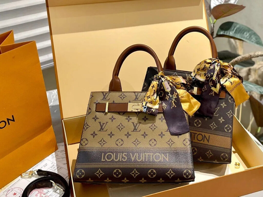 LOUIS VUITTON オンザゴー PM-1 - 画像 (2)