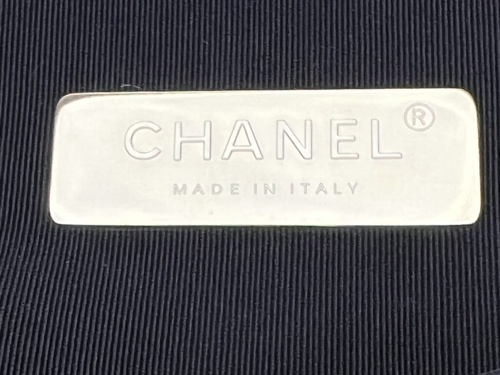 CHANEL 19 LARGE HANDBAG AS1161 - 画像 (4)