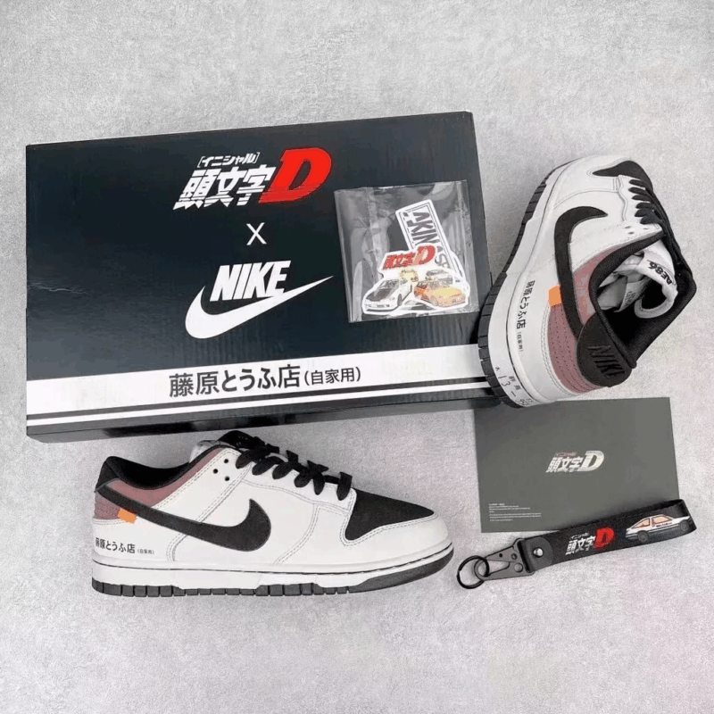 ★NIKE★送関込★激レア確定！世界が欲しがるプレミアムな逸足♪ 【今年の新商品】【新商品発売】頭文字D×NIKE Low Dunks - 画像 (2)