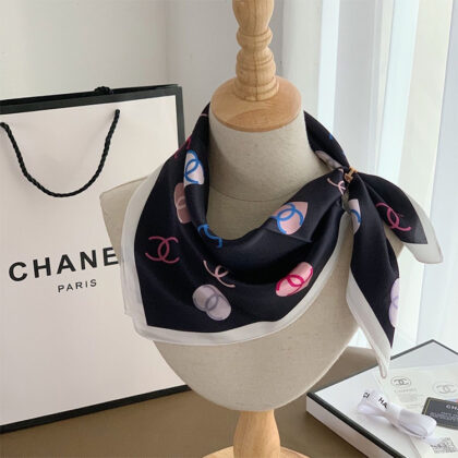 CHANEL 薄手のスカーフ17 ss