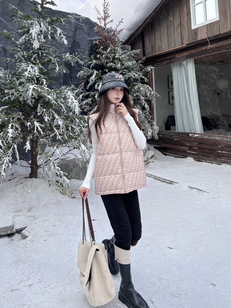 FENDI ダウンベスト SS96781 - 画像 (3)