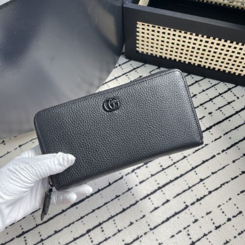 GUCCI 新作財布です zm 95519