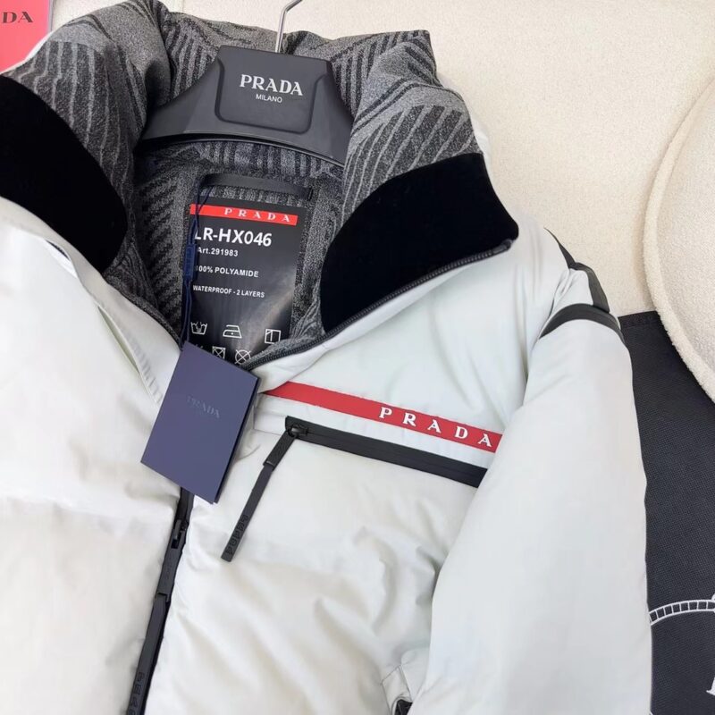 【 PRADA 旗艦店】ご好評に付き再入荷！！ - 画像 (8)