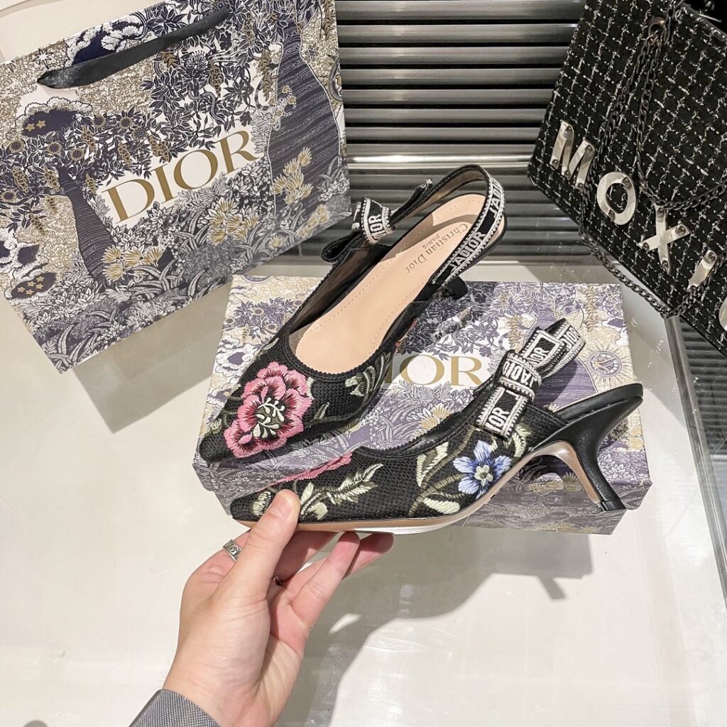 DIOR 新作刺繍ハイヒール 08zm 95759 - 画像 (3)