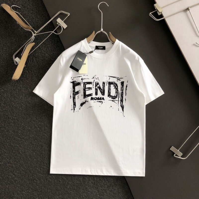 【FENDI公式旗艦店】 Tシャツ ご好評に付き再入荷！ - 画像 (10)