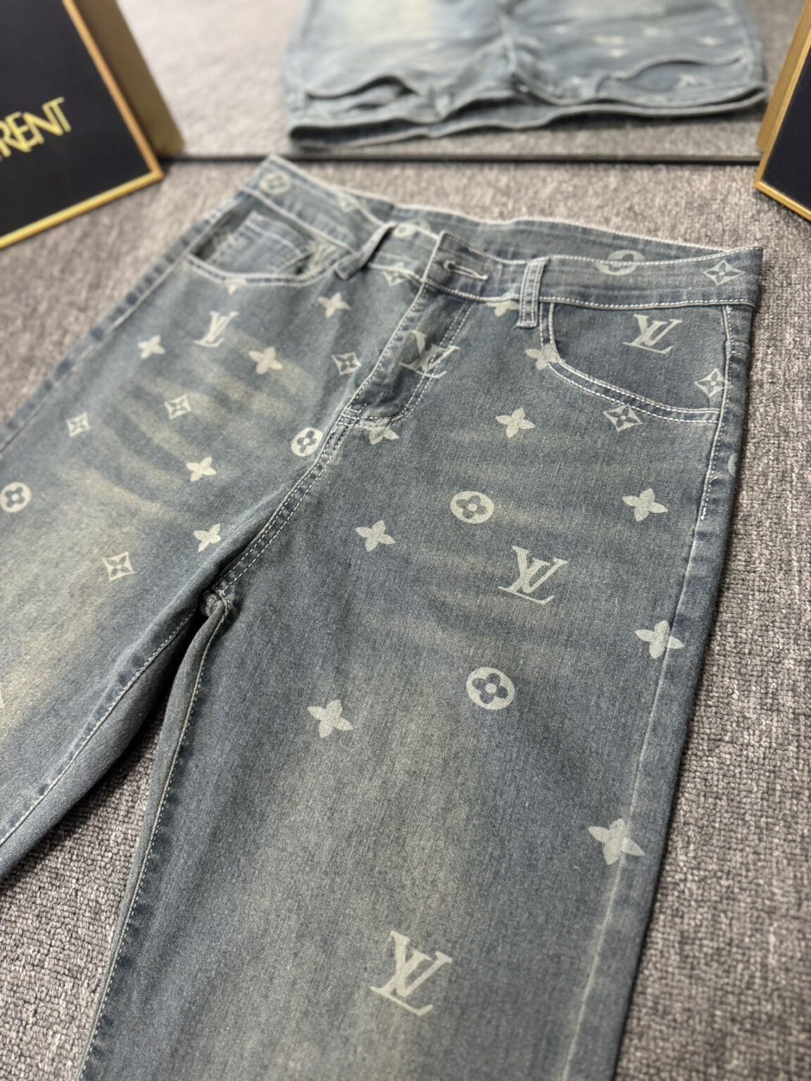 LV Louis Vuitton刺繡入りのトレンディジーンズ 07 SS102437 - 画像 (3)