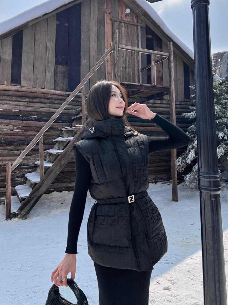 FENDI ダウンベスト SS96781 - 画像 (9)