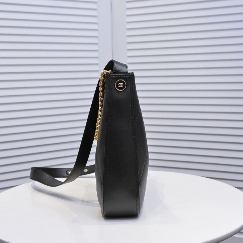 【Chanel 】【シャネル】ショルダーバッグ & クロスボディバッグ 28x29x7 cm - 画像 (3)