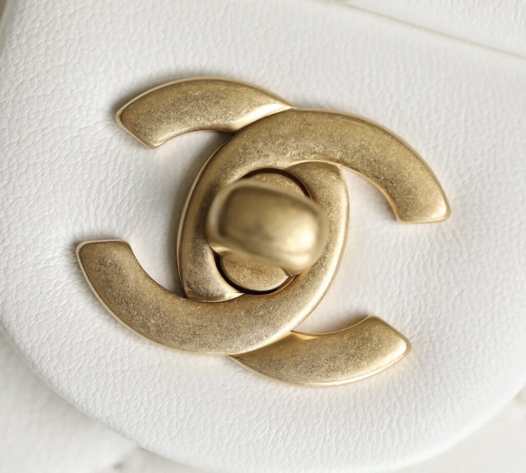 Chanel classic flap mini with golden ball - 画像 (4)