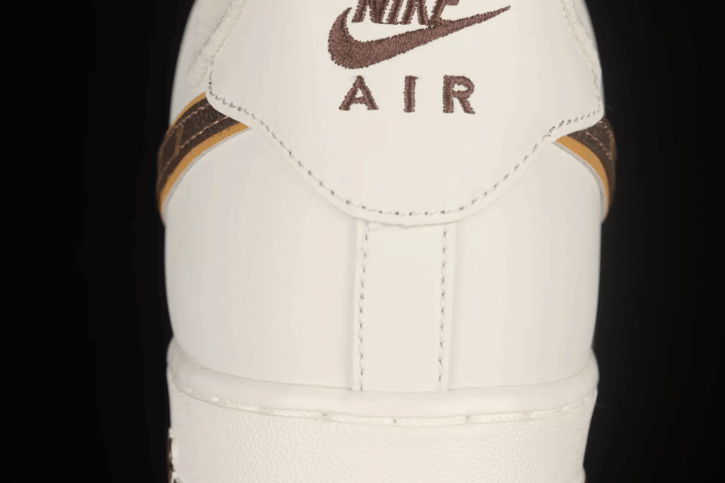【新商品発売】【今年の新商品】LOUIS VUITTON X NIKE AIR FORCE 1 07 LOW RICE WHITE SHOES SNEAKERS【本物保証】【代金引換】 - 画像 (7)