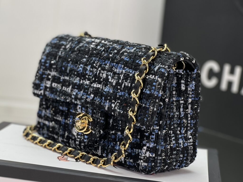 Chanel MINI CLASSIC FLAP BAG 1116 - 画像 (11)