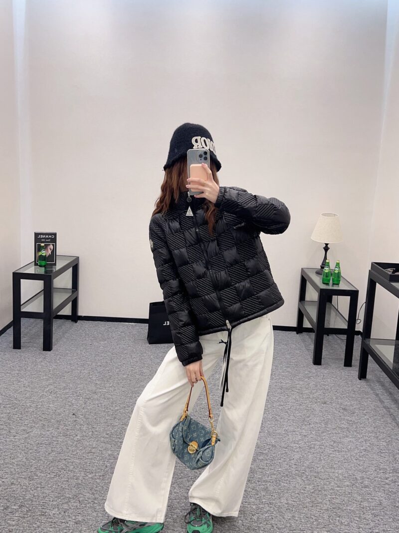 MONCLER ダウンジャケット SS96784 - 画像 (4)