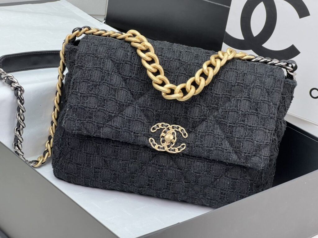 CHANEL 19 HANDBAG AS1161 - 画像 (3)