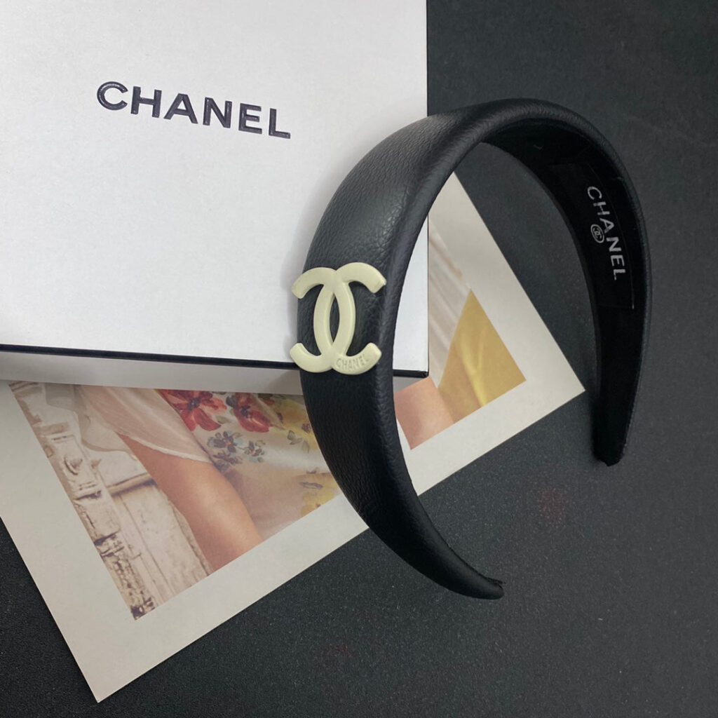CHANEL クラシックな黒と白のヘッドバンド SS - 画像 (4)