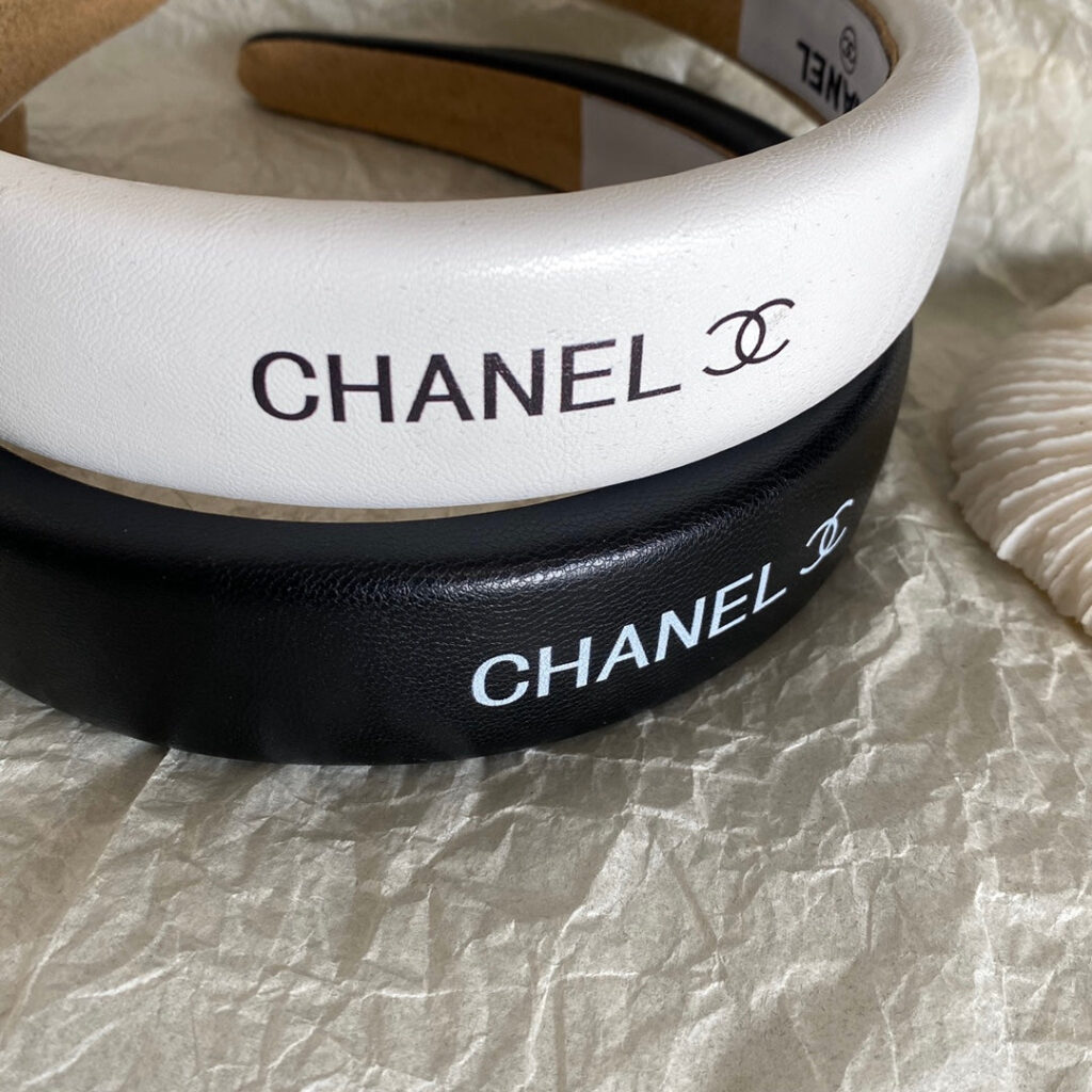 CHANEL黒と白のレザーヘッドバンド SS - 画像 (2)