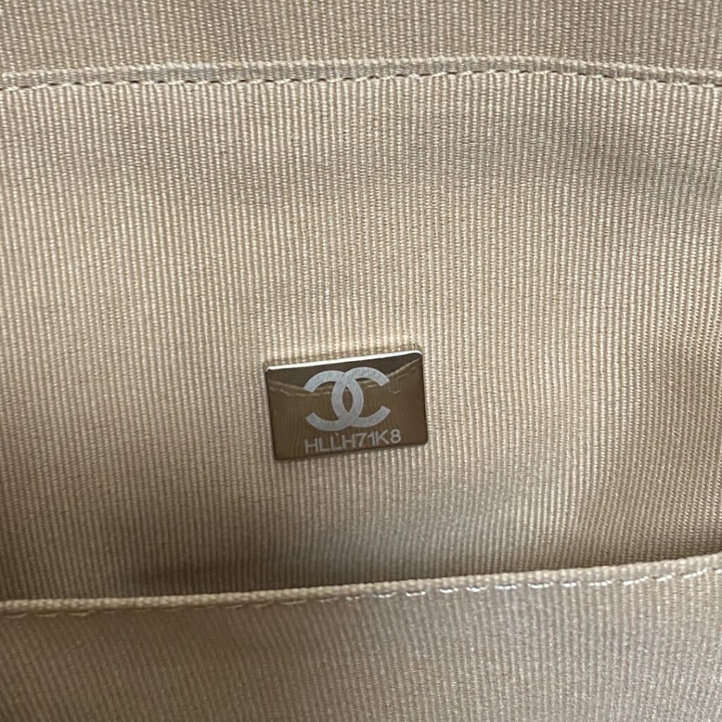 Chanel Calfskin Quilted Ultra Pocket Shopping Tote Navy AS3928 - 画像 (3)