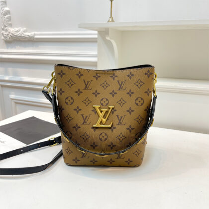 LV LOUIS VUITTONバッグ 53 SS105207
