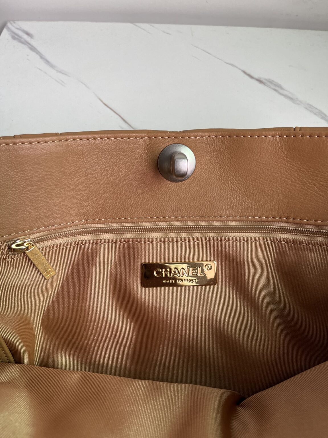 CHANEL 19 SHOPPING BAG 3519 - 画像 (4)