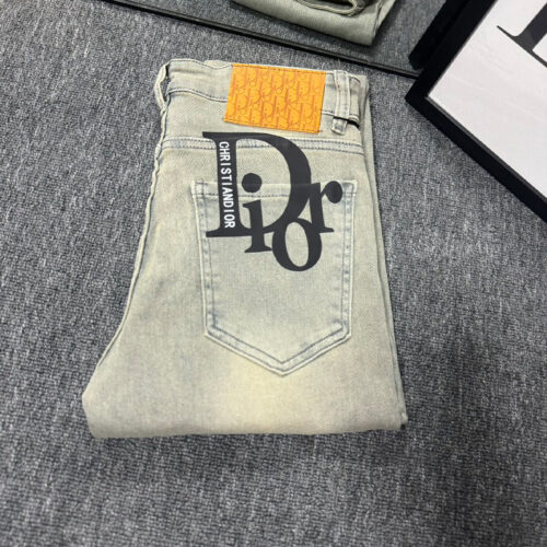 DIOR刺繡入りのトレンディジーンズ 19 SS102439