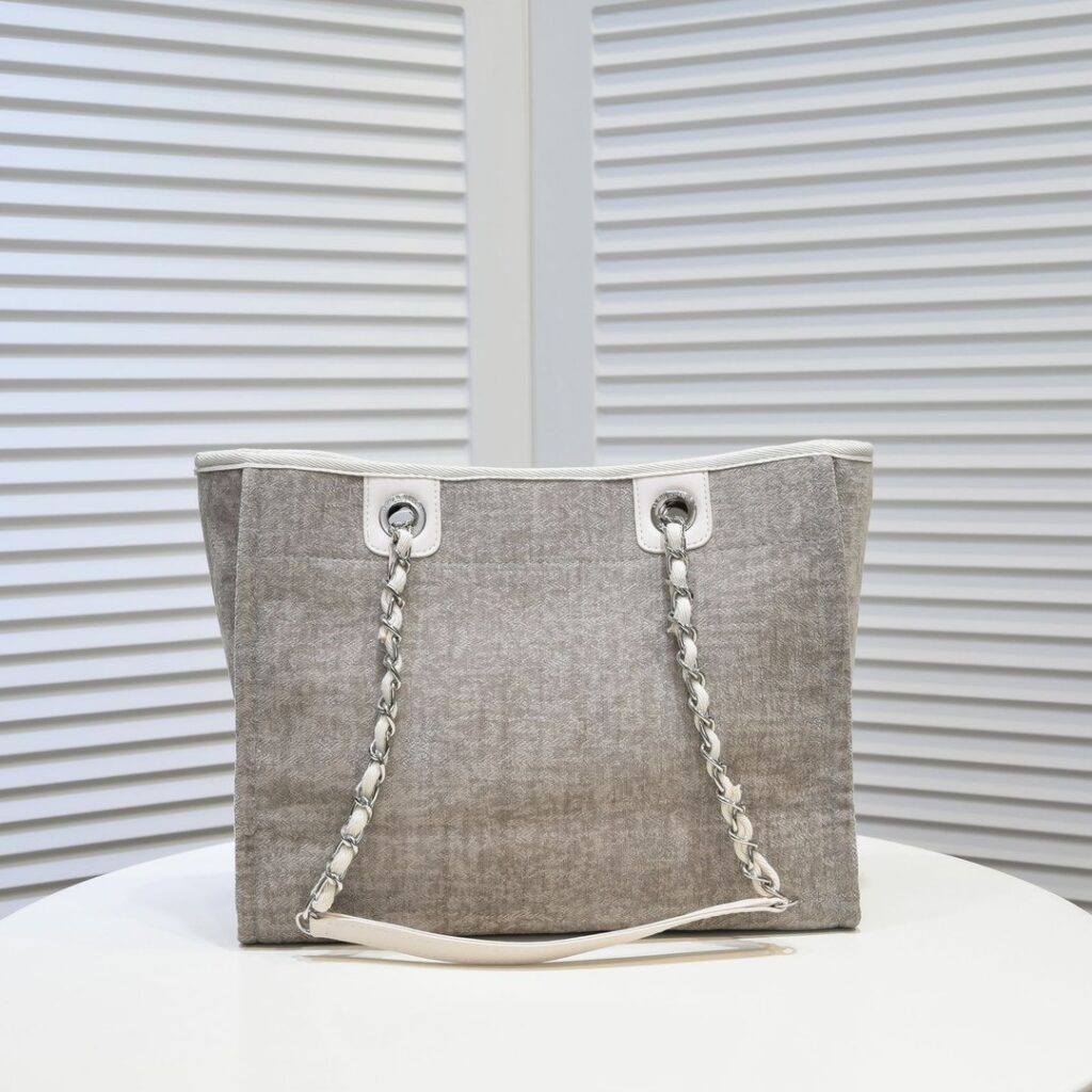【Chanel 】【シャネル】トートバッグ 34x26x17 cm - 画像 (2)